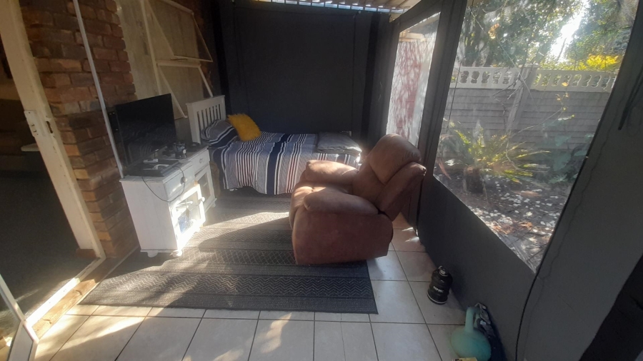 1 Bedroom Property for Sale in Meerhof North West
